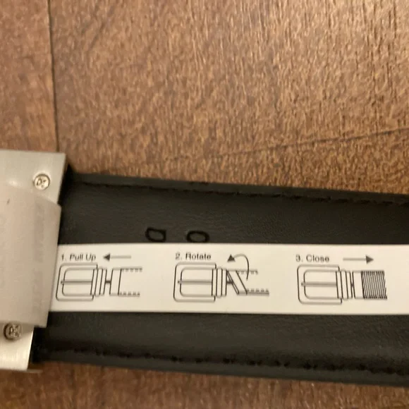 Steve Madden Brown Leather Belt Silver Buckle Reversible Black Men’s L 38/40 NWT - Picture 5 of 10